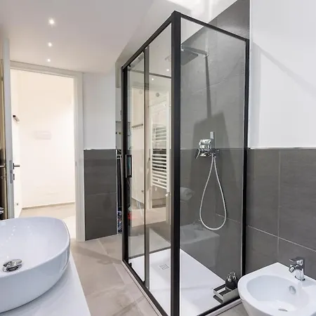Apartment Speciale! Centro A 5min Dal Mare, 2 E Parcheggio Pubblico Pescara